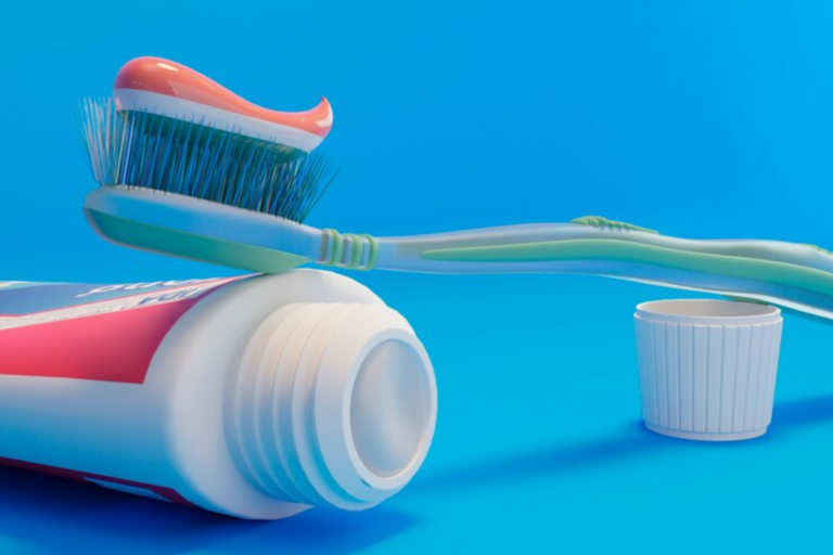 4 Natural Alternatives to Commercial Toothpaste