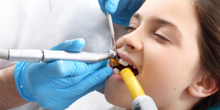 emergency dental care for a broken tooth